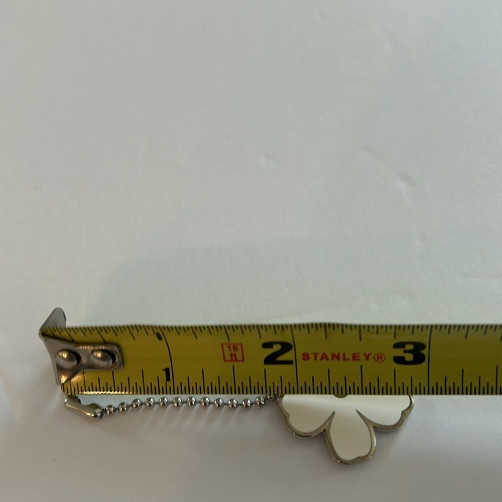 NWOT Vintage Burberry White Prorsum Flower Bag
Charm Keychain Purse - Picture 3 of 6